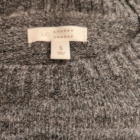 LC Lauren Conrad Penguin Holiday Sweater *ENTIRE CLOSET BUY 1 GET 1 50% OFF* - Picture 2 of 2